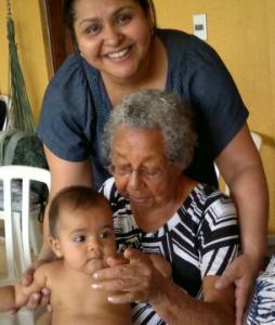 Com a minha bisavó, Laudelina, e minha filha Maria, ainda pequena